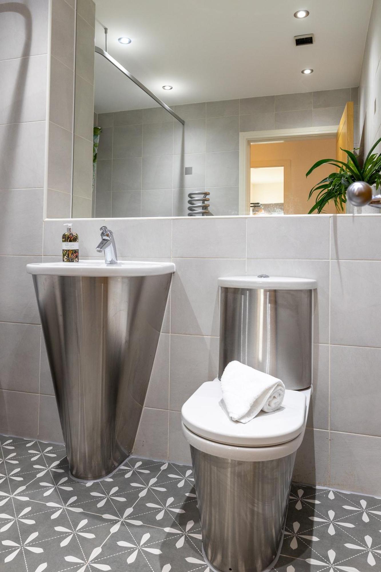 Trendy City Centre Apartment With Free Parking Cardiff Luaran gambar